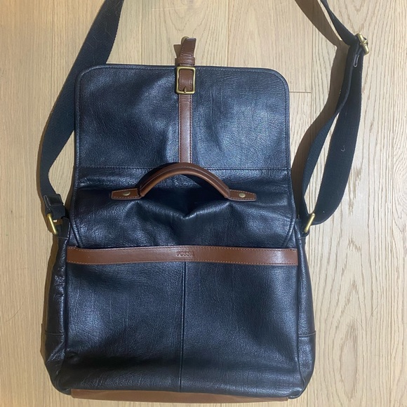 Fossil Messenger Bag - Picture 3 of 5